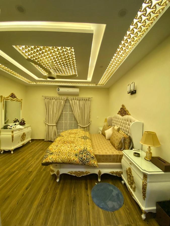 Continental Boutique House Bed & Breakfast Исламабад Екстериор снимка