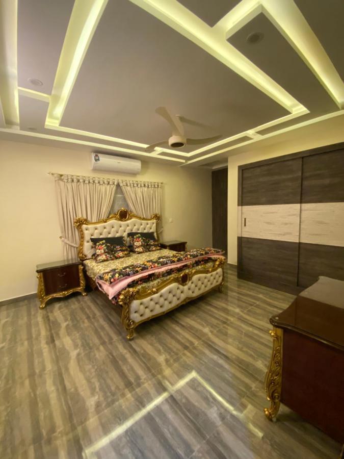 Continental Boutique House Bed & Breakfast Исламабад Екстериор снимка