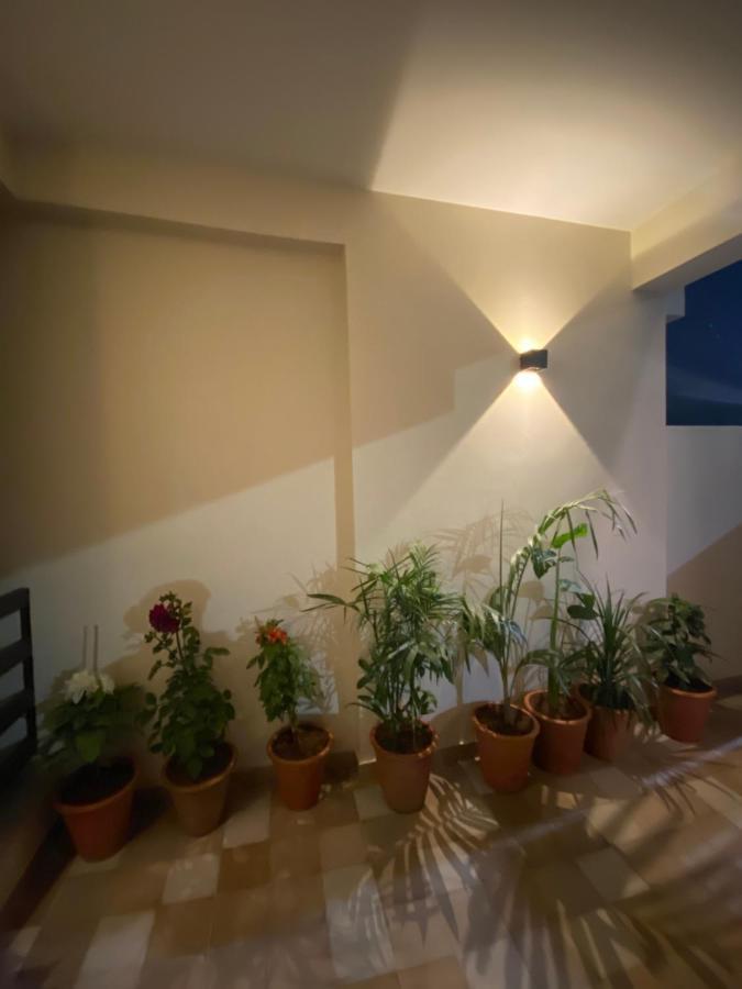 Continental Boutique House Bed & Breakfast Исламабад Екстериор снимка