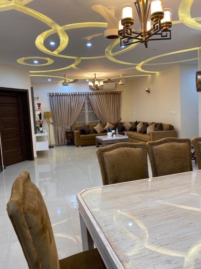 Continental Boutique House Bed & Breakfast Исламабад Екстериор снимка