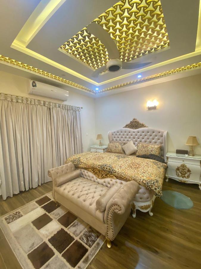 Continental Boutique House Bed & Breakfast Исламабад Екстериор снимка