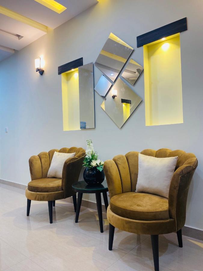 Continental Boutique House Bed & Breakfast Исламабад Екстериор снимка