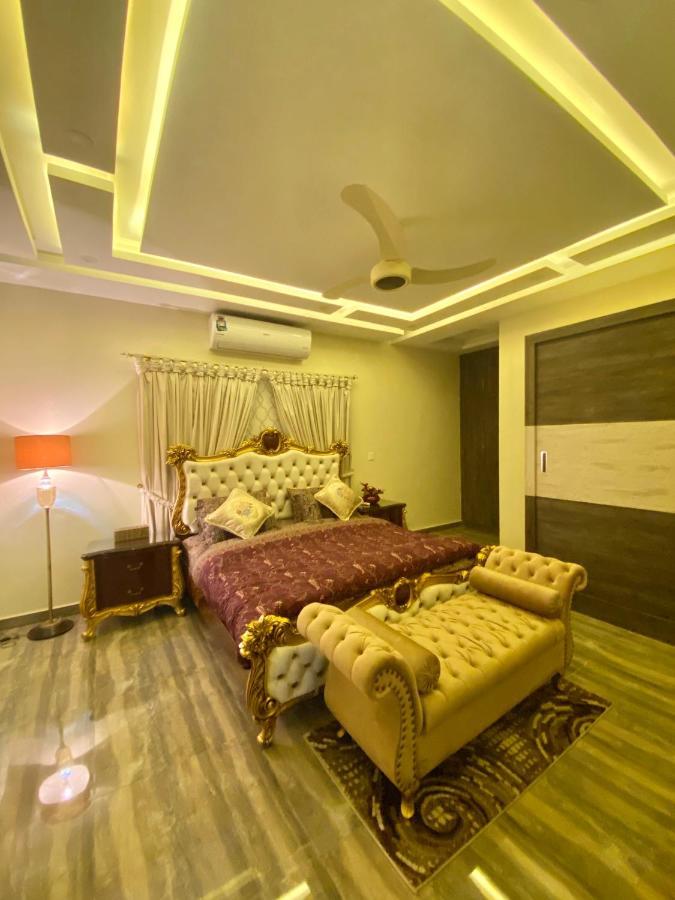 Continental Boutique House Bed & Breakfast Исламабад Екстериор снимка