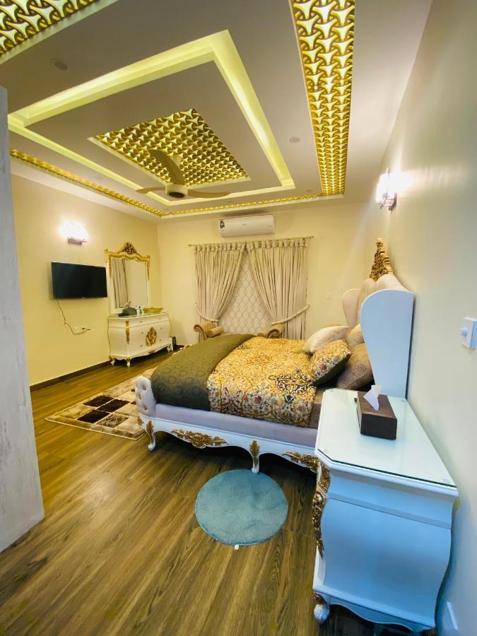 Continental Boutique House Bed & Breakfast Исламабад Екстериор снимка
