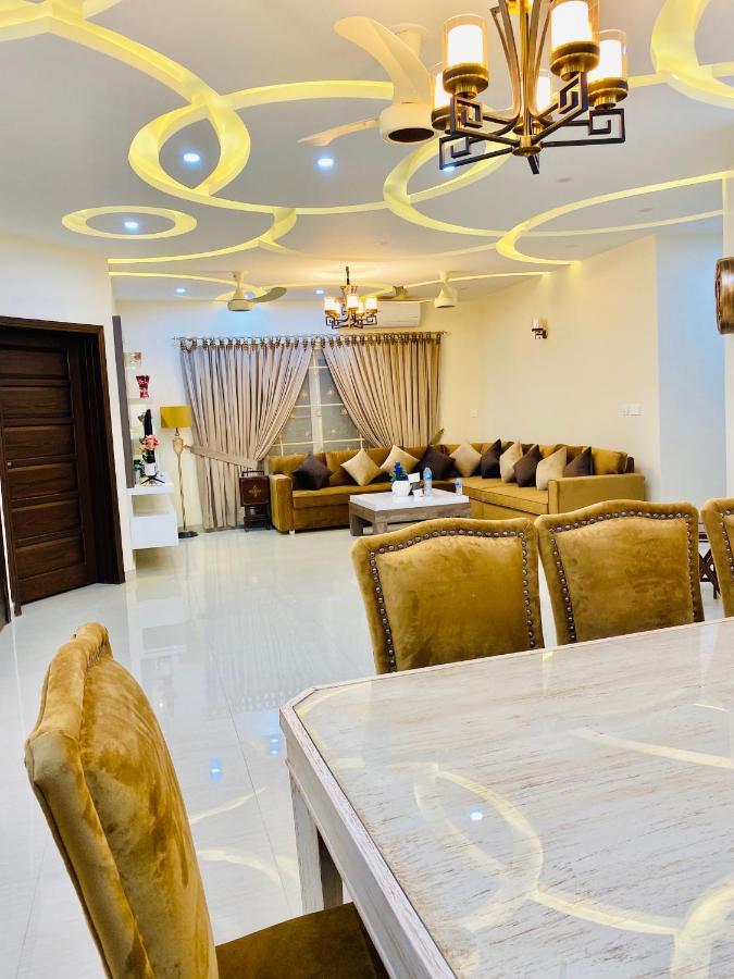 Continental Boutique House Bed & Breakfast Исламабад Екстериор снимка